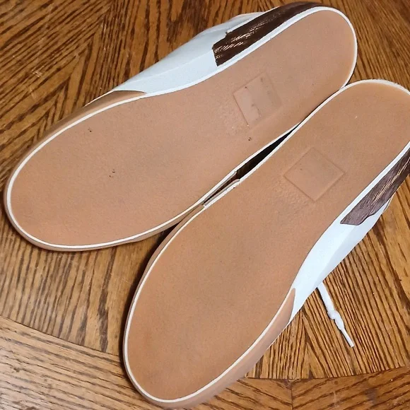 Dolce VITA WHITE LEATHER W BEIGE SUEDE Sneakers. Women's 8.5. New - Picture 11 of 12